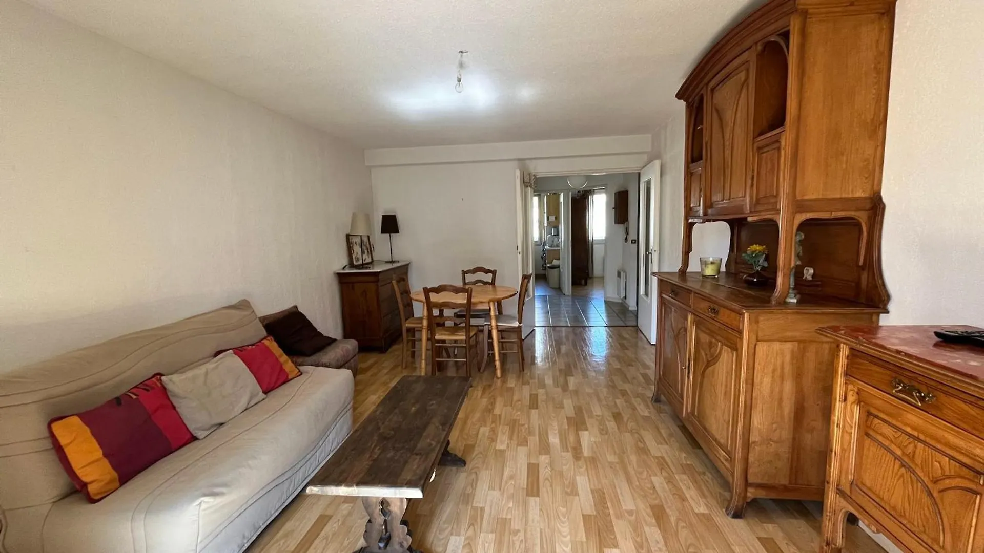 T2 Central Avec Balcon Et Vue, Barcelonnette - Fr-1-165A-25 0*,  France